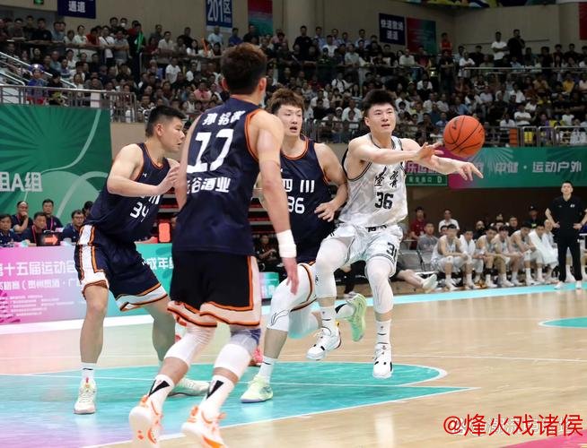 纪卓双13助青岛终结四川22连败 广州轻松击败同曦 纪卓双13助青岛终结四川22连败 广州轻松击败同曦