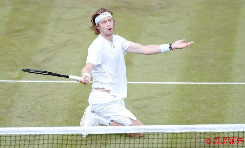 温网次日德约科维奇轻松晋级 卢布列夫爆冷一轮游